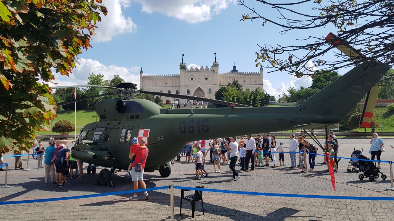 Lublin Plac Zamkowy Zamek Lubelski Muzeum Narodowe Pokazy Lotnicze